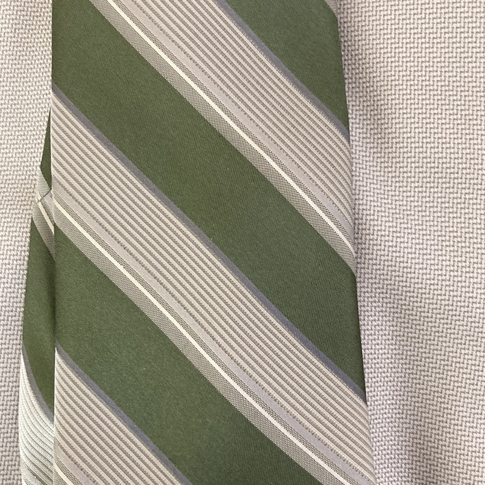 Perry Ellis Portfolio 100% Silk Green/Gray/Cream Tie